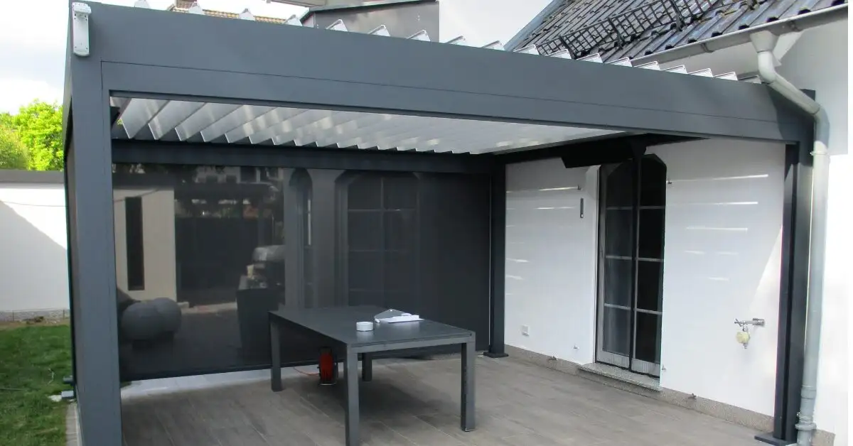 WAREMA Lamaxa L50 mit LED, Heizstrahlern und easyZIP in Wuppertal